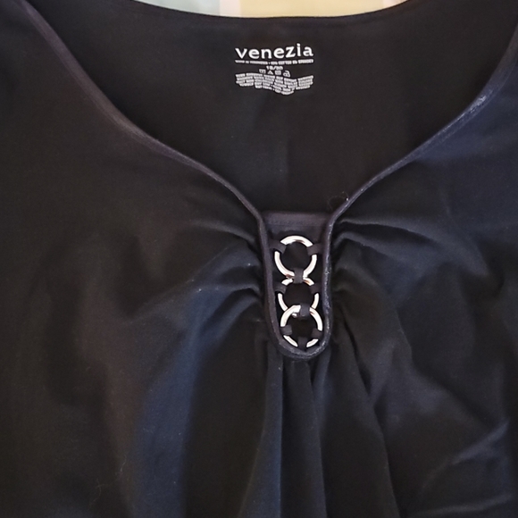 Top - Picture 2 of 2